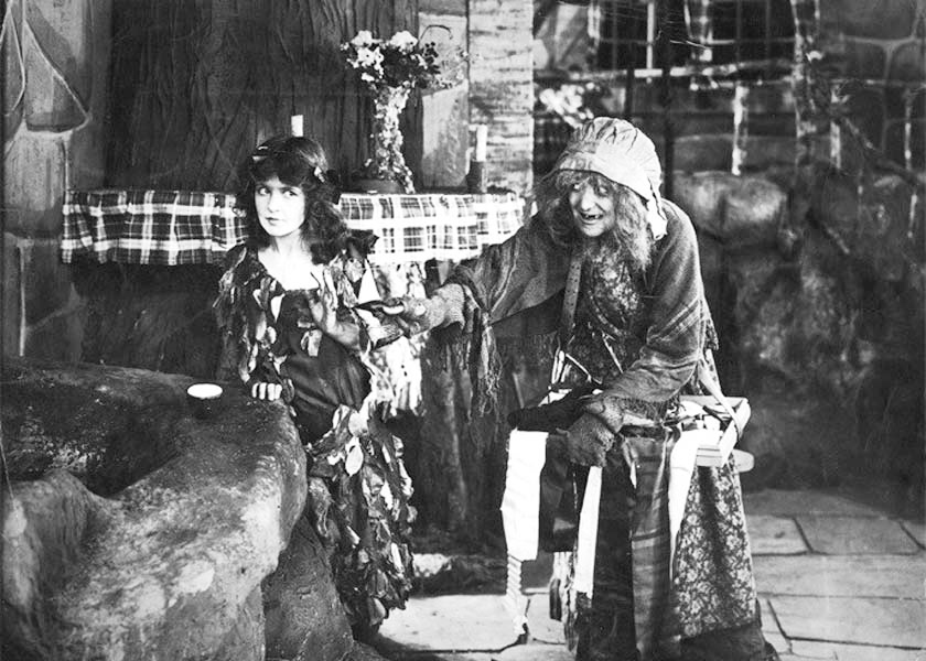 still from 1916 Snow White