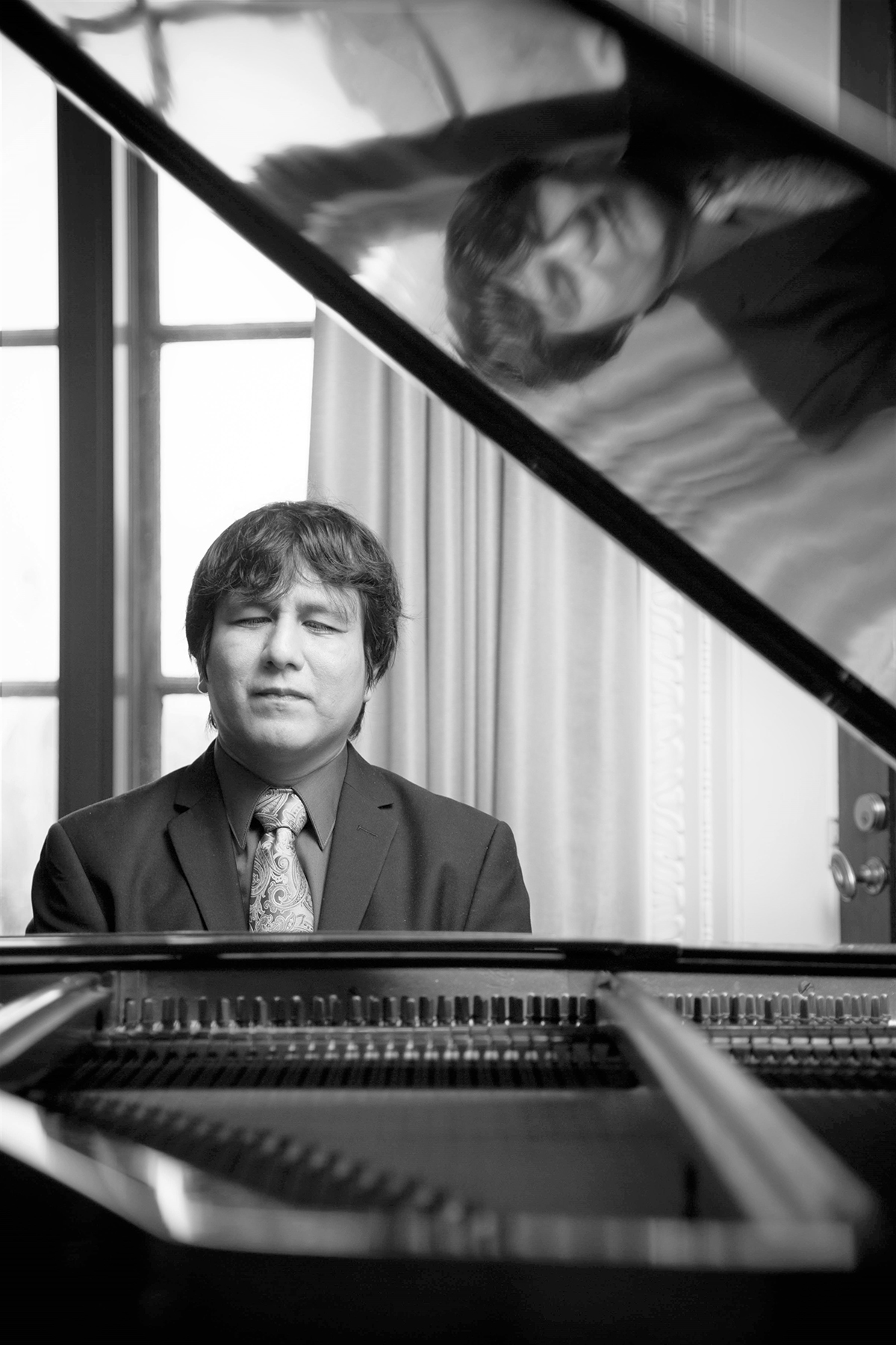 pianist Hwaen Ch'uqi
