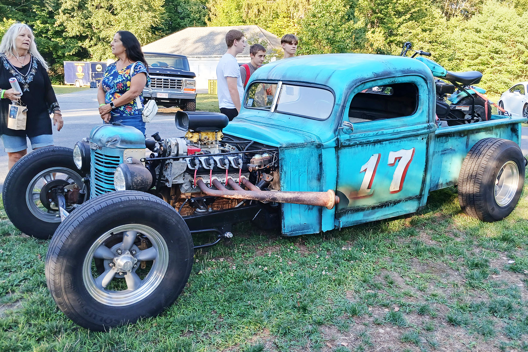 Classic cars night at the park