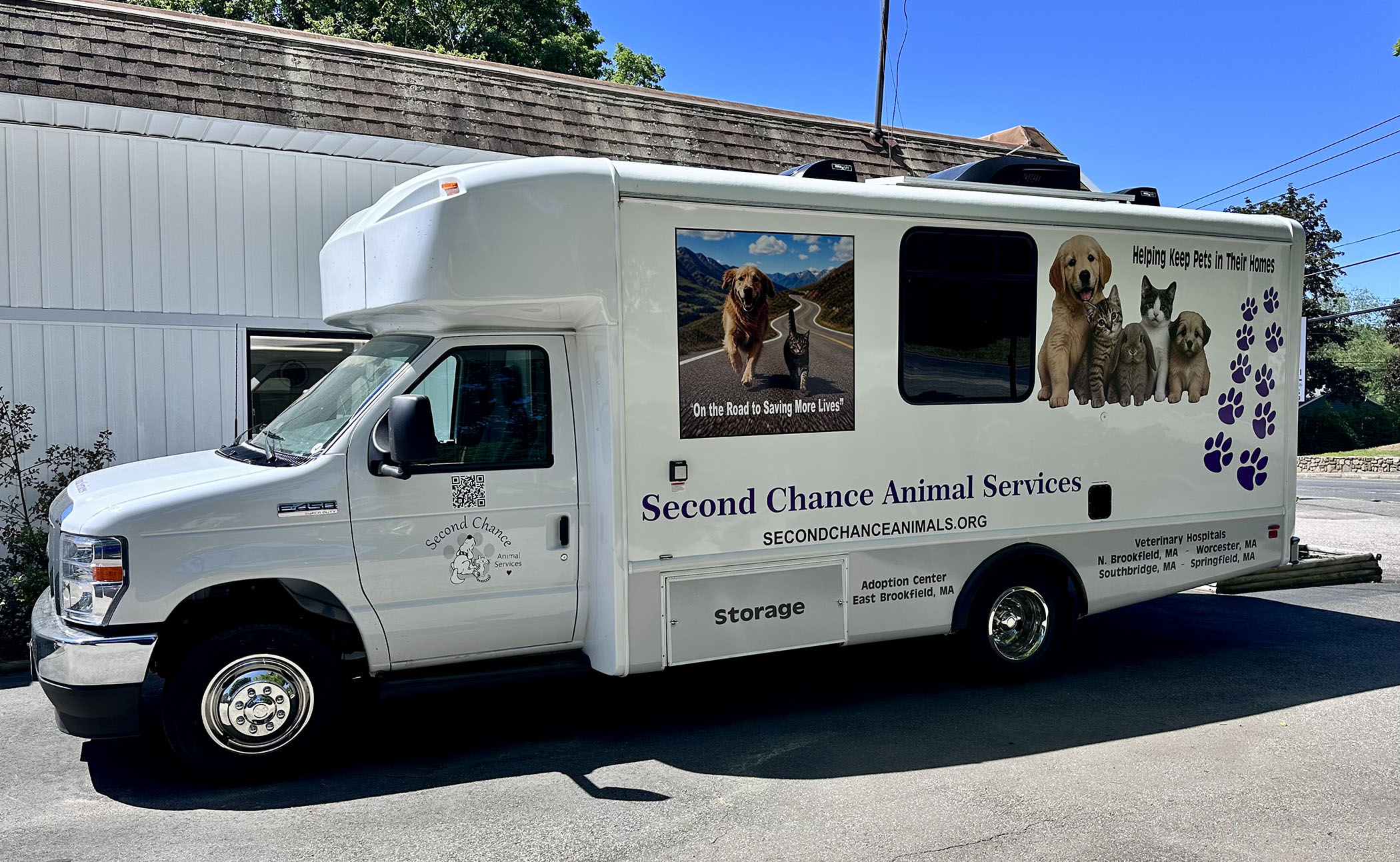 Mobile veterinary van