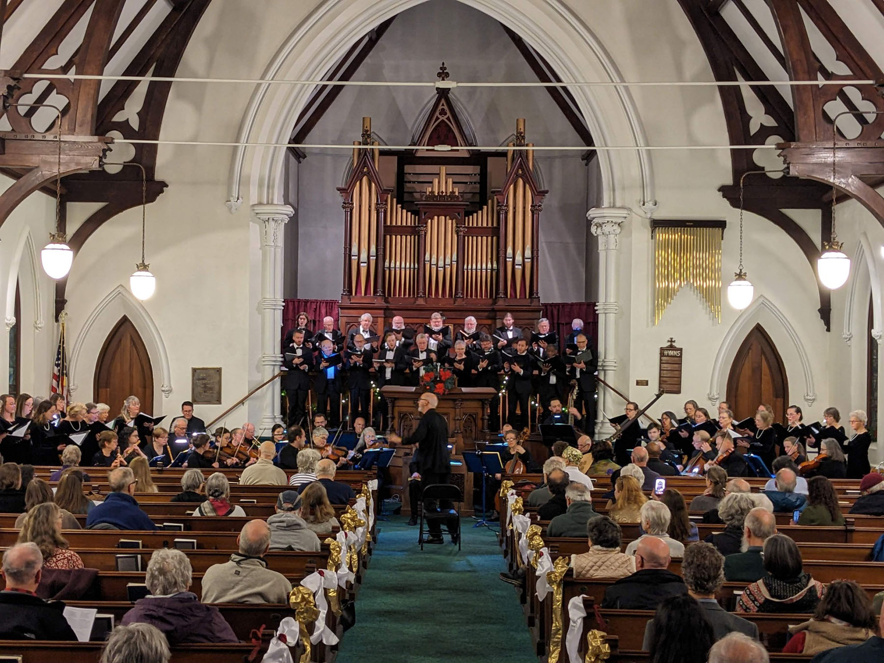 Choir & Orchestra play at UUCW